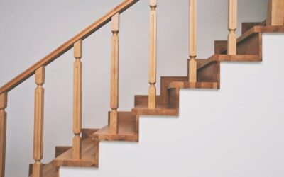 Curved Stairlifts vs. Straight Stairlifts: How to Tell Which One You Need